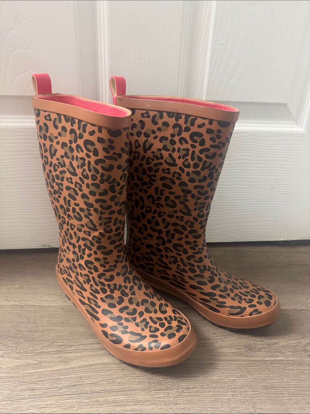 Cat and Jack Leopard Print Rain Boots with Pink Trim, size 3